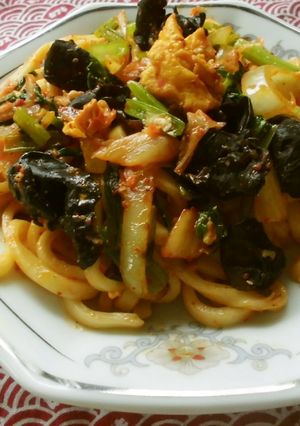 キクラゲとキムチの焼きうどん♪-レシピのメイン写真