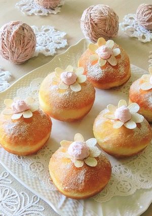 いちごクリームドーナツ＊母の日イースター-レシピのメイン写真