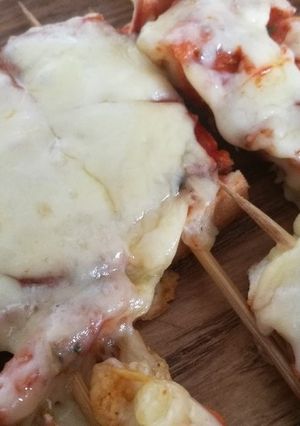 パン耳串焼きのスティックピザ風♪-レシピのメイン写真