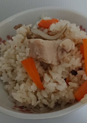 びっくり簡単キノコと鶏の炊き込みご飯-レシピのメイン写真