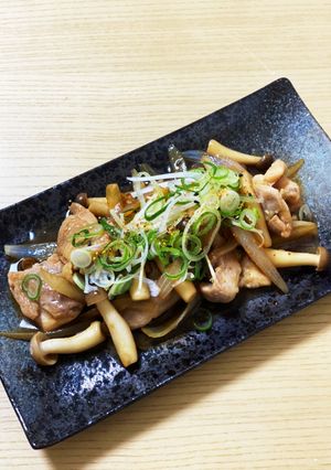 簡単ヘルシー♡きのこと鶏肉の生姜焼き！-レシピのメイン写真