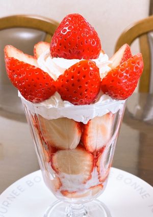 簡単いちごパフェ-レシピのメイン写真