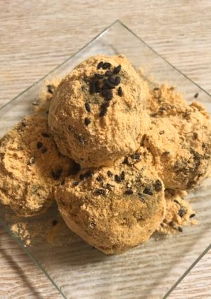 和菓子おやつ♪黒ごまきな粉団子-レシピのメイン写真