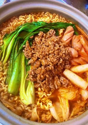 辛ラーメンで坦々麺風？簡単プデチゲ★-レシピのメイン写真