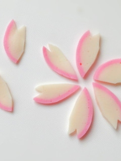 *かまぼこの花びら何にトッピング~?*-レシピのメイン写真