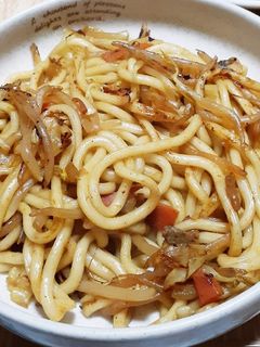 野菜炒め残りでカレー焼きうどん。-レシピのメイン写真
