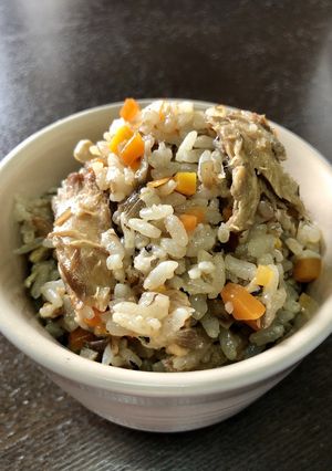 栄養満点！野菜たっぷりサバ缶炊き込みご飯-レシピのメイン写真