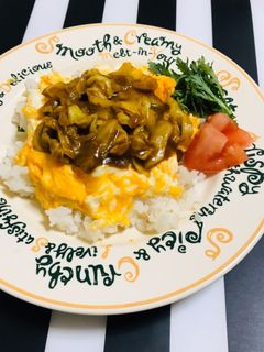 残ったカレーで オムカレー丼 オムライス-レシピのメイン写真