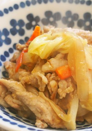 豚こまとキャベツのごま味噌炒め♪-レシピのメイン写真