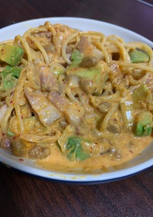 アボカド納豆のキムチクリームパスタ-レシピのメイン写真