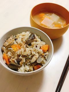 サバ缶とゴボウの炊き込みご飯-レシピのメイン写真