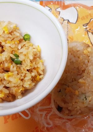 レトルトそぼろにプラスした、おにぎり☆-レシピのメイン写真
