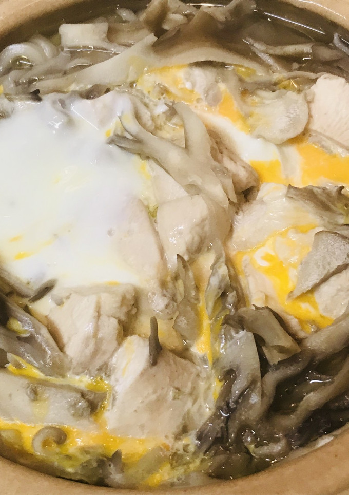 鶏肉とマイタケの玉子とじうどん鍋-レシピのメイン写真