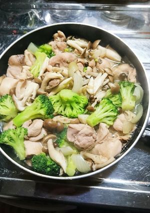 鶏モモ肉のガーリックバターソースのみ炒め-レシピのメイン写真