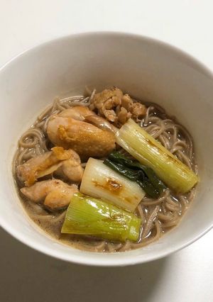 焼きネギの風味がたまらない！鶏肉そば-レシピのメイン写真