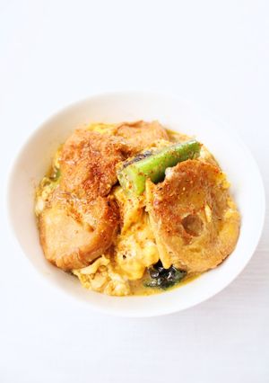 油麩丼【あぶら麩と九条ネギの卵とじ丼】-レシピのメイン写真