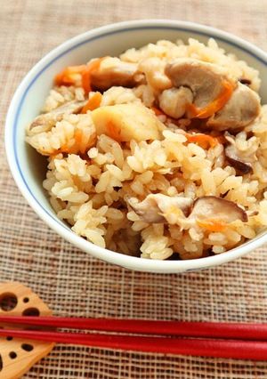 しょうゆ麹でうまみたっぷり☆炊き込みご飯-レシピのメイン写真