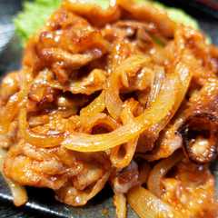 รูปของ 甘辛ウマ♪豚肉と玉ねぎのコチュジャン炒め