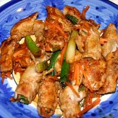 รูปของ 焼き肉のタレで☆簡単薄切り肉の野菜巻き♪