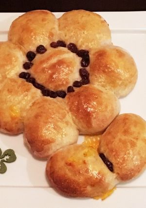 ♡チェダーチーズでお花のちぎりパン♡-レシピのメイン写真