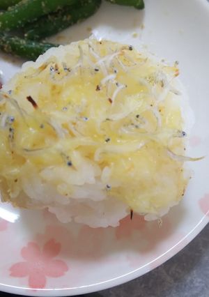 しらす＆チーズ 胡麻 味噌焼きおにぎり-レシピのメイン写真