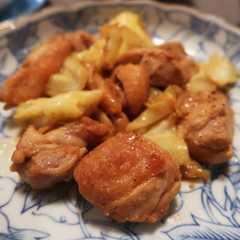 รูปของ 鶏肉とキャベツの味噌炒め～鶏ちゃん♪