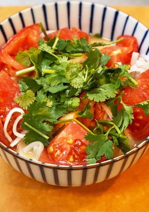 糖質0麺で簡単！豆乳キムチトマトパクチー-レシピのメイン写真
