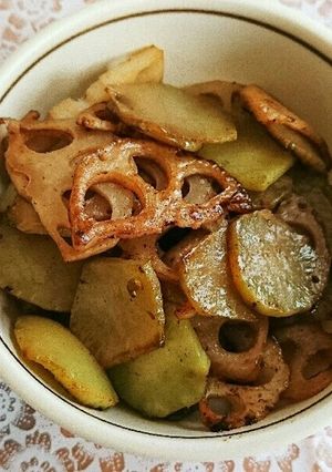 ブロッコリーの茎と蓮根のバター醤油炒め-レシピのメイン写真