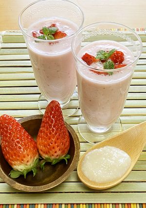 【野菜ソムリエ】いちごの糀甘酒ラッシー-レシピのメイン写真