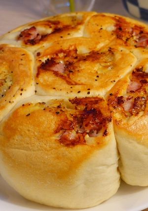 炊飯器で簡単パン♩ オニオンマヨロール-レシピのメイン写真