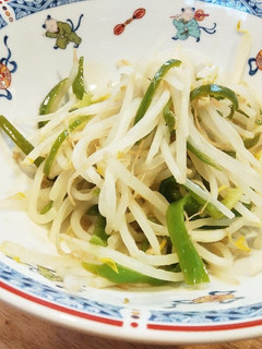 材料ふたつだけ!もやしピーマン炒めもの-レシピのメイン写真