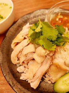 カオマンガイ風ごはんと鶏ダシスープ-レシピのメイン写真