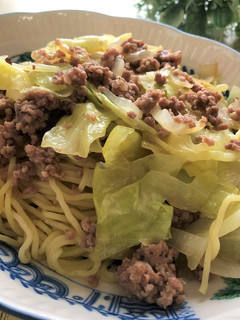 簡単ランチ♪キャベツ塩そぼろ焼そば-レシピのメイン写真