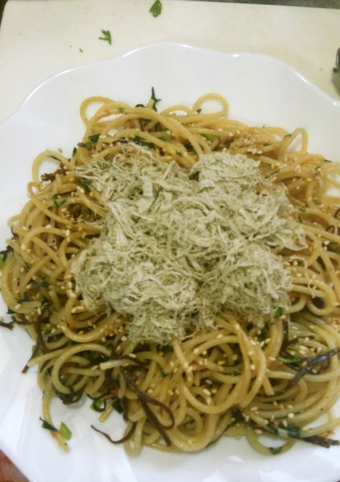 梅と塩昆布と春菊の和風パスタ-レシピのメイン写真