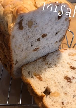 ナッツ&胡桃&レーズンの蜂蜜食パン-レシピのメイン写真