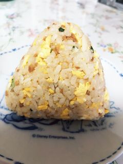 親子そぼろのおにぎり-レシピのメイン写真