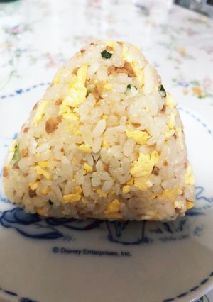 親子そぼろのおにぎり-レシピのメイン写真