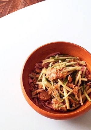 冷やし中華風ピンクの梅うどん-レシピのメイン写真