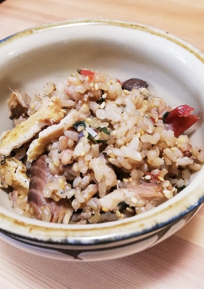 梅と大葉のサバ缶さっぱり炊き込みごはん-レシピのメイン写真