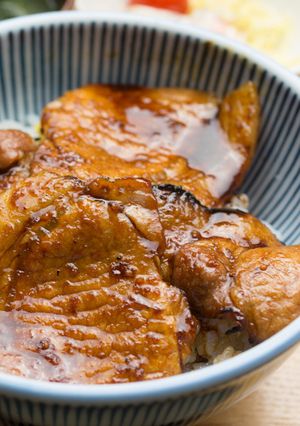 鮭香るしょうゆで作る☆だし香る豚丼-レシピのメイン写真
