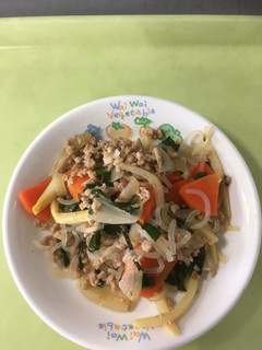 【保育園】ひき肉と白滝のオイスターソース-レシピのメイン写真