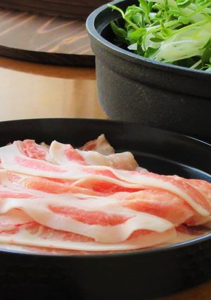 焼きあごだしで！豚肉と豆苗のねぎしゃぶ鍋-レシピのメイン写真