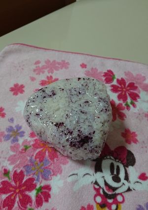 おにぎり。ゆかり。-レシピのメイン写真