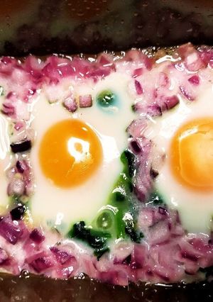 ほうれん草&赤玉ねぎ&巣ごもり玉子♪-レシピのメイン写真