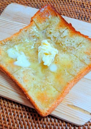 マーガリンがジュワジュワーっとトースト-レシピのメイン写真