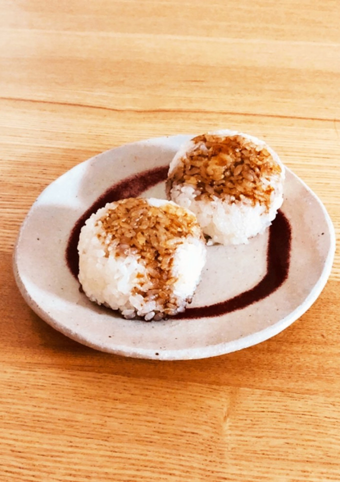 ヨシダグルメのたれで。簡単焼きおにぎり-レシピのメイン写真