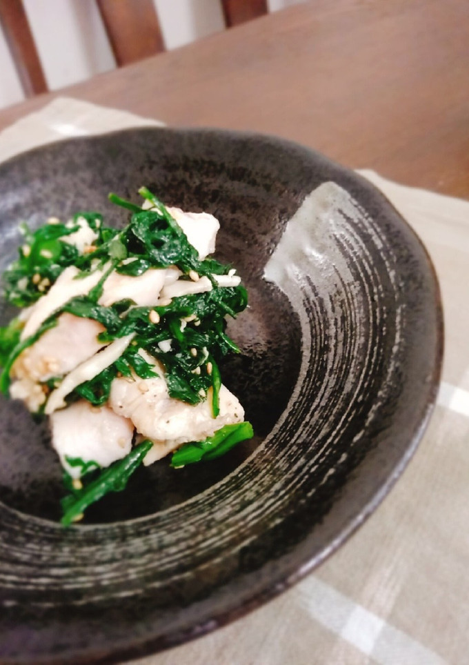 ＊茹で鶏と春菊の甘くない　ごま和え＊-レシピのメイン写真