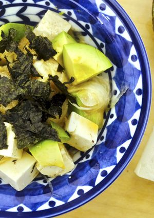 ハワイ風♪アボカドと新玉ねぎの豆腐ポキ！-レシピのメイン写真