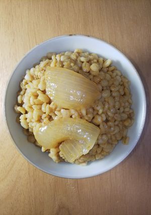 100%押し麦の豆味噌たまねぎ麦飯-レシピのメイン写真
