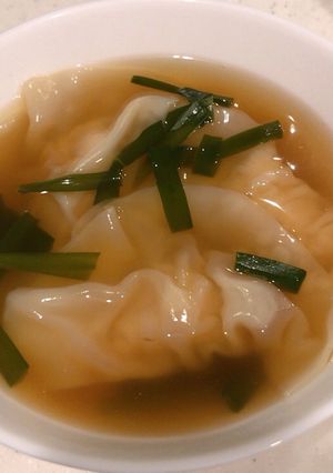 餃子の皮で手作り、鶏挽ワンタンにらスープ-レシピのメイン写真
